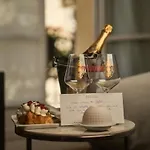 Sofitel Baltimore Tour Eiffel Otel 5*