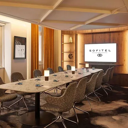 Sofitel Baltimore Tour Eiffel מלון 5*
