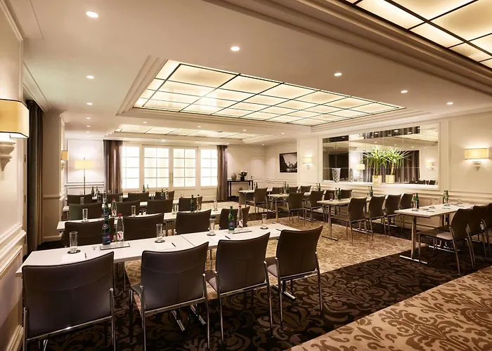 소피텔 볼티모어 에펠 탑