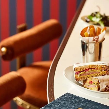 Sofitel Baltimore Tour Eiffel 5*